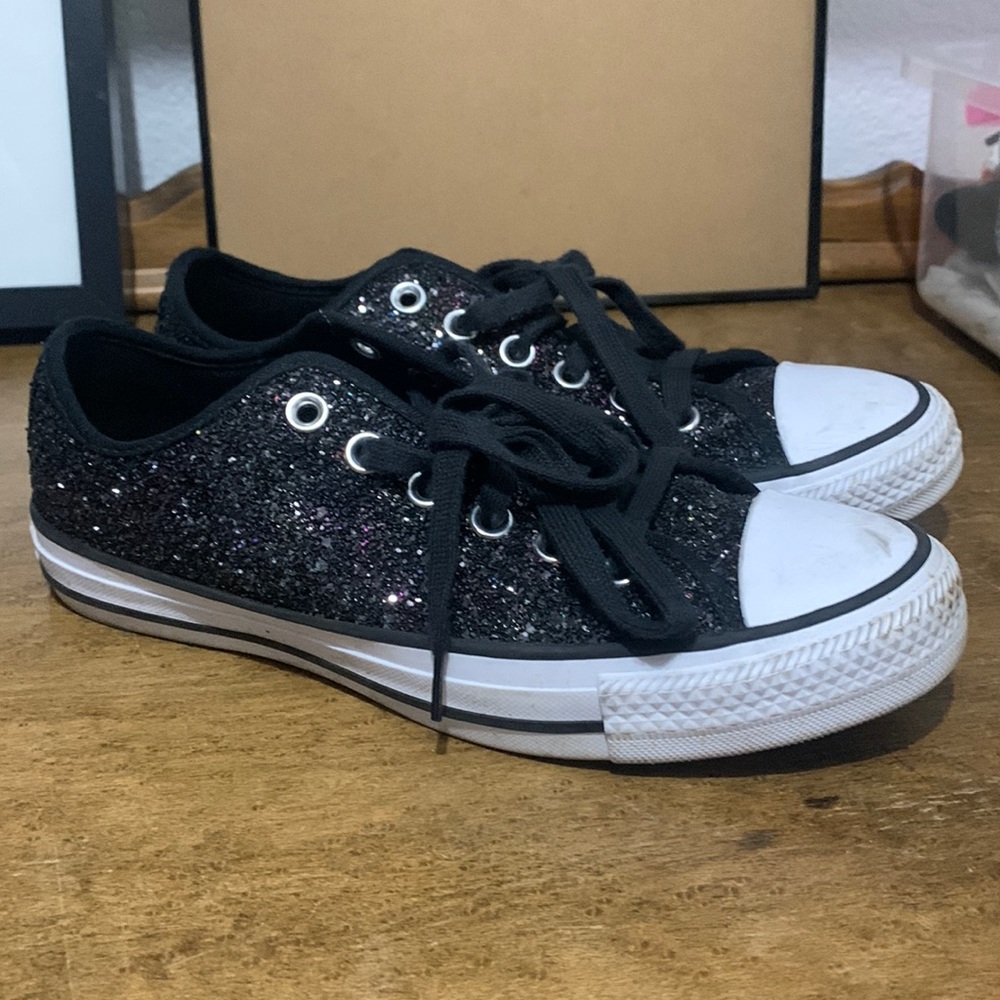 Glitter low top converse